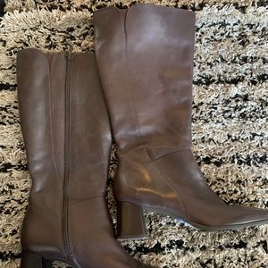 Women’s knee high Naturalizer boots
